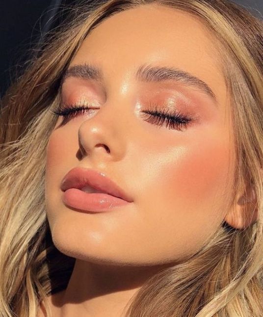 Glossy Makeup